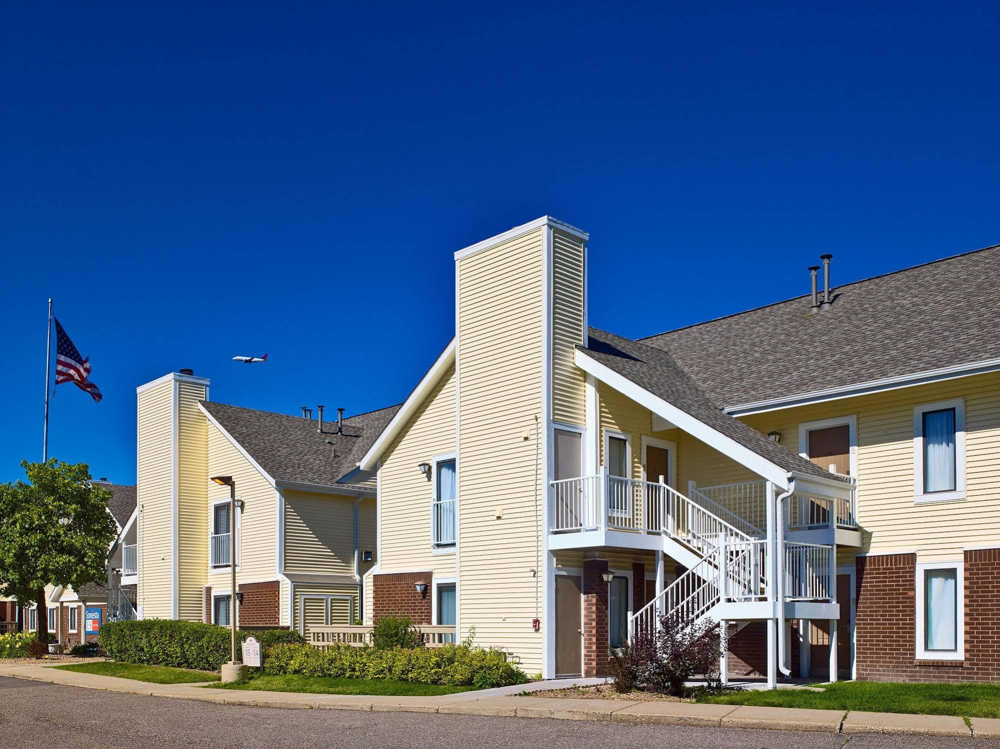 Sonesta Simply Suites Cleveland Airport Middleburg Heights Exterior foto