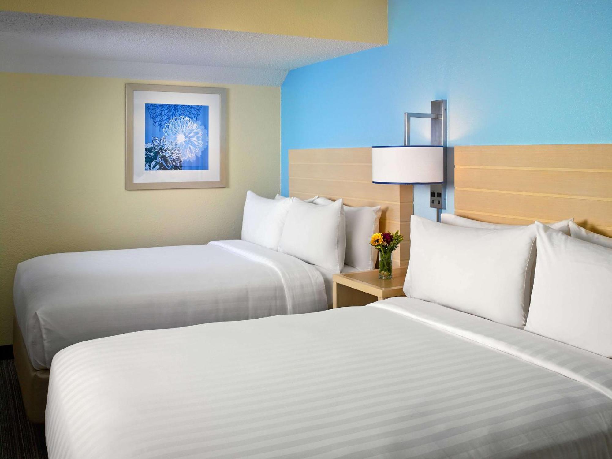 Sonesta Simply Suites Cleveland Airport Middleburg Heights Exterior foto