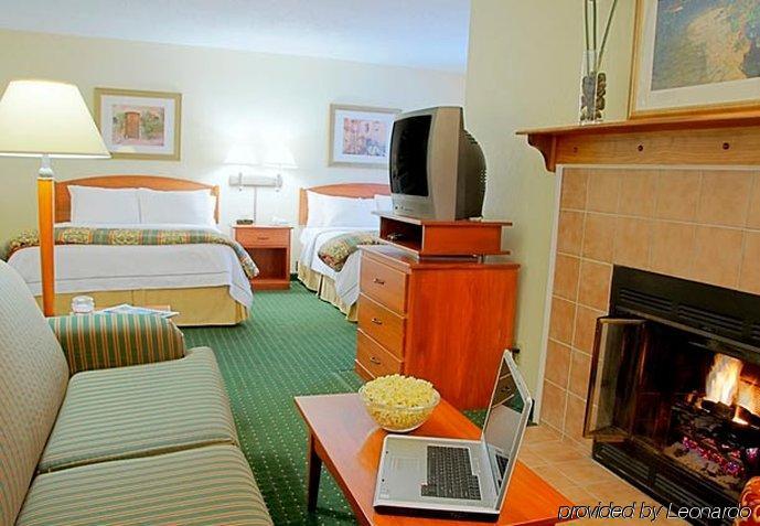 Sonesta Simply Suites Cleveland Airport Middleburg Heights Quarto foto