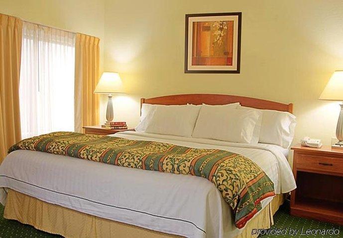 Sonesta Simply Suites Cleveland Airport Middleburg Heights Exterior foto