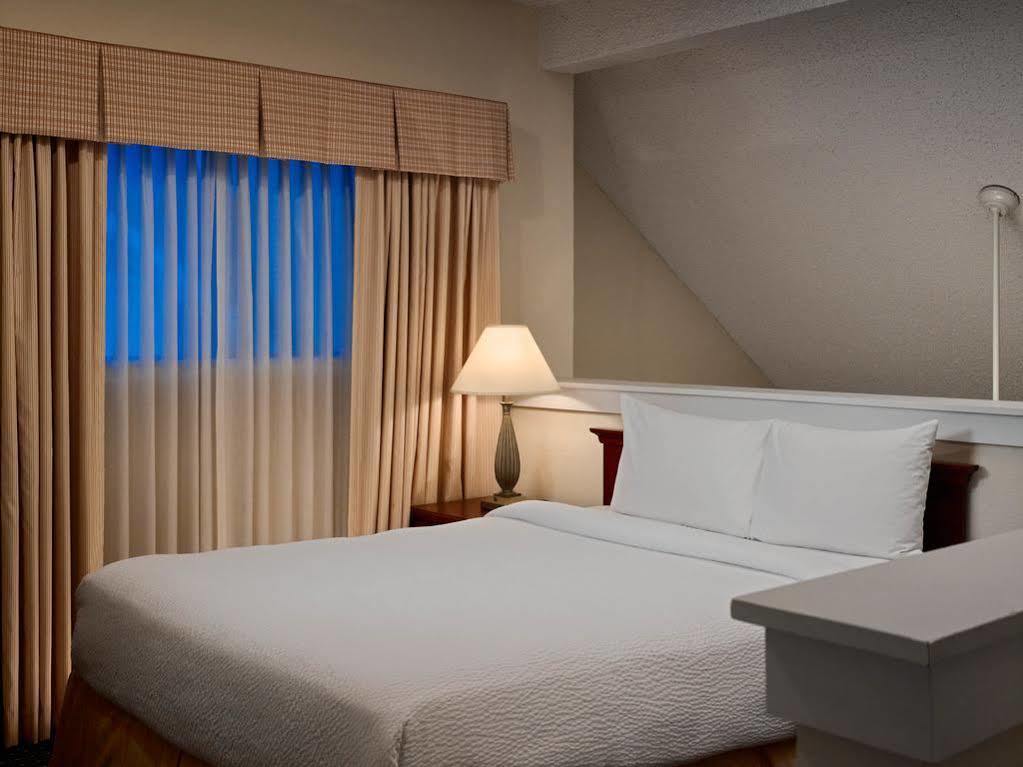 Sonesta Simply Suites Cleveland Airport Middleburg Heights Exterior foto